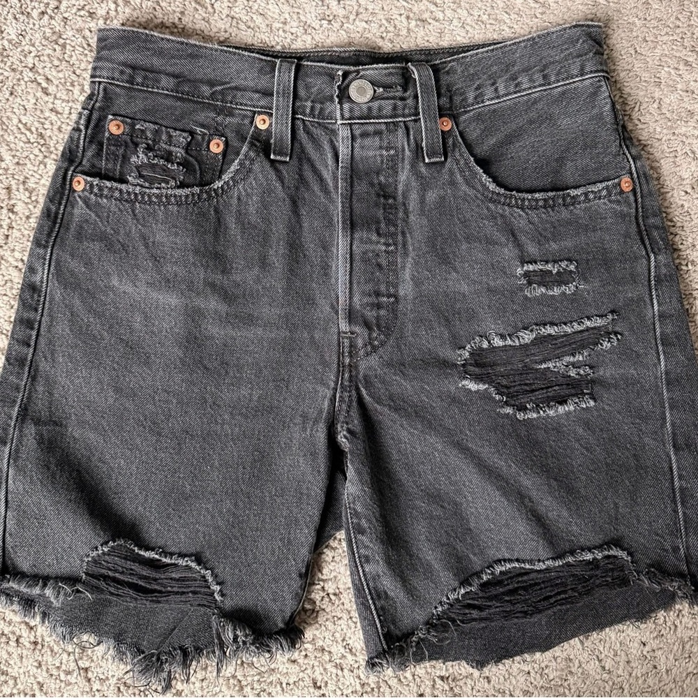 Levi’s Distressed Black Denim Shorts Women 26